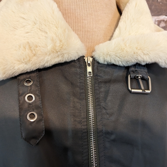 URBAN OUTFITTERS AVIATOR JACKET - Picture 3 of 4